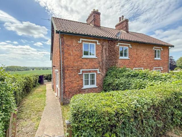 Main Street, Saxby All Saints, North. 3 bed semi detached house to rent £750 pcm £173 pw