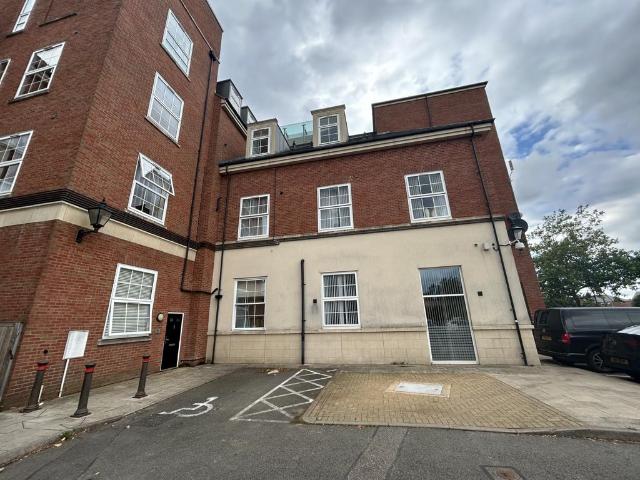 Main Street, Shirley B90 1 bed duplex to rent £900 pcm £208 pw