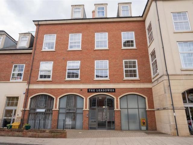 Main Street, Shirley B90, 2 bed flat to rent, £1,950 pcm | PrimeLocation