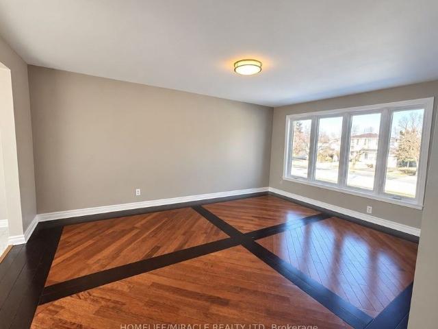 Main 219 Mcmurchy Avenue, Brampton