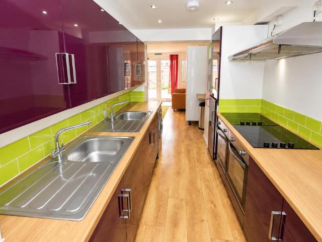 Maindy Road, Cardiff CF24 7 bed private hall to rent £3,605 pcm £832 pw