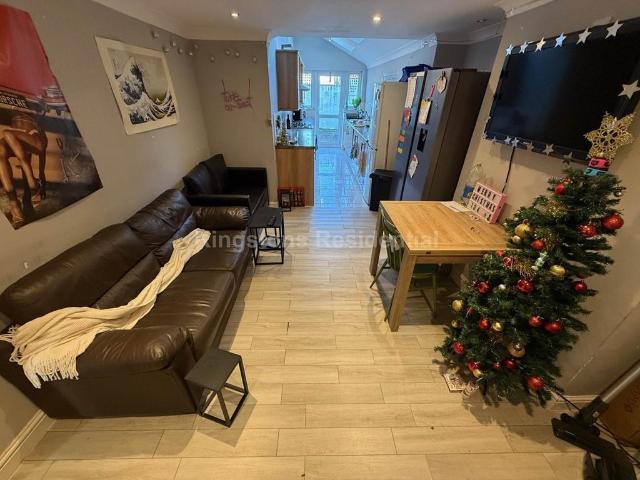 Maindy Road, Cardiff CF24 7 bed terraced house to rent £4,270 pcm £985 pw