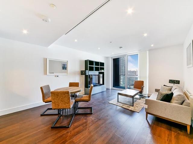 Maine Tower, Harbour Way, London E14, 1 bed flat to rent, £2,708 pcm | PrimeLocation