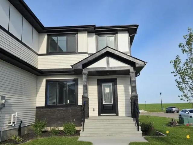 #Mainfloor 9802 107 Morinville AV — 3 Bedroom