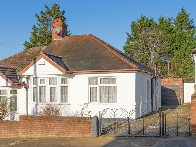 Mainridge Road, Chislehurst BR7, 2 bed semi detached bungalow to rent, £2,100 pcm | PrimeLocation