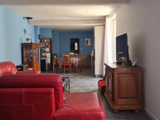 MAINTENON centre APPARTEMENT de 101 m² avec jardinet