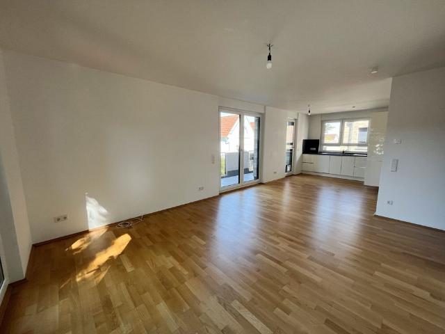 Mainz: Dreizimmerwohnung mit EBK, Balkon und Stellplatz in Finthen