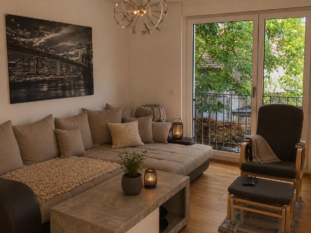 Mainz: Dreizimmerwohnung mit EBK, Balkon und Stellplatz in Finthen