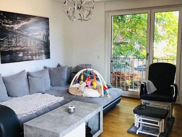 Mainz: Dreizimmerwohnung mit EBK, Balkon und Stellplatz in Finthen