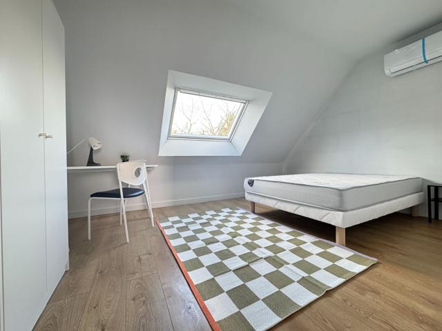 MaisonT8/ 7 chambres/ 12 m²