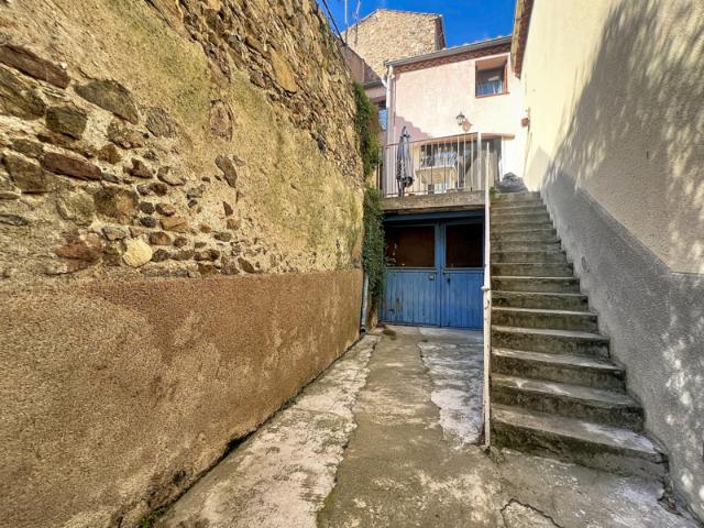 Maison familiale avec terrasse et fort potentiel au coeur de