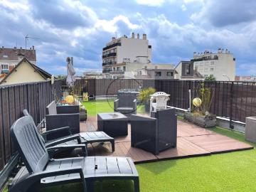 Maison/Villa limite Vincennes avec triple salon et vaste Rooftop / terrasse de plus de 80m