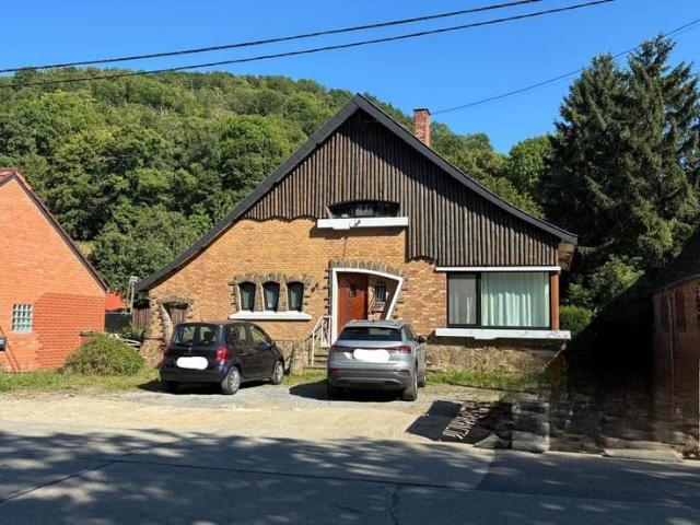 Maison 3 ch. à louer, 600m² de terrain à Engis