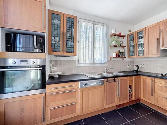 Maison 3 chambres, 15 min gare, parking, DPE D