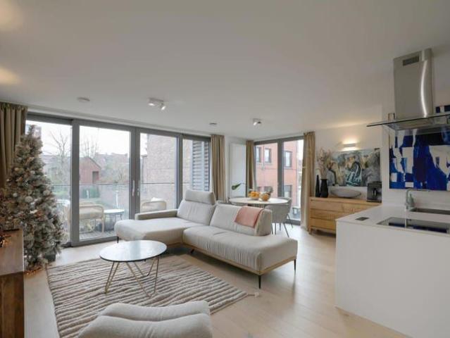 Maison 3 chambres avec ascenseur dans clos résidentiel