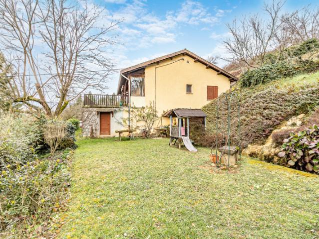 Maison 3 chambres avec belle vue et sous sol complet au calm