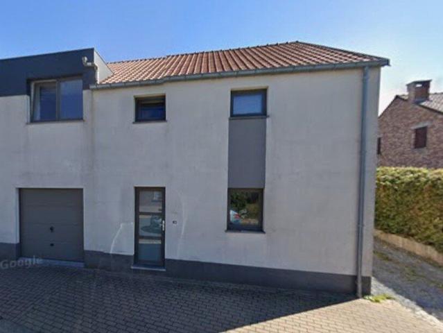 Maison 3 chambres avec jardin proche de la gare de Tilly