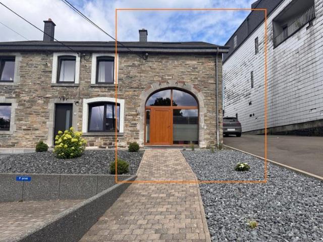 Maison 3 chambres avec terrasse au coeur de Bertrix