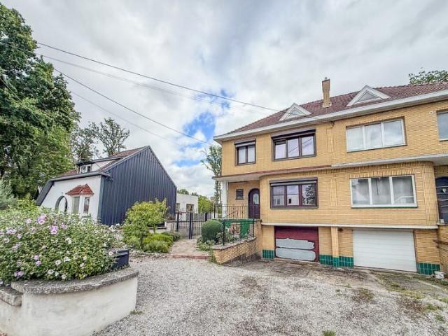Maison 3 chambres avec terrasse jardin et garage disponible!