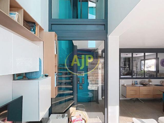 Maison de ville 3 chambres avec un garage et une terrasse au coeur du Haillan