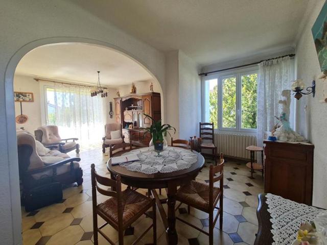 Maison 3 chambres Garage 40 m² Terrain 455 m² Proche centre village