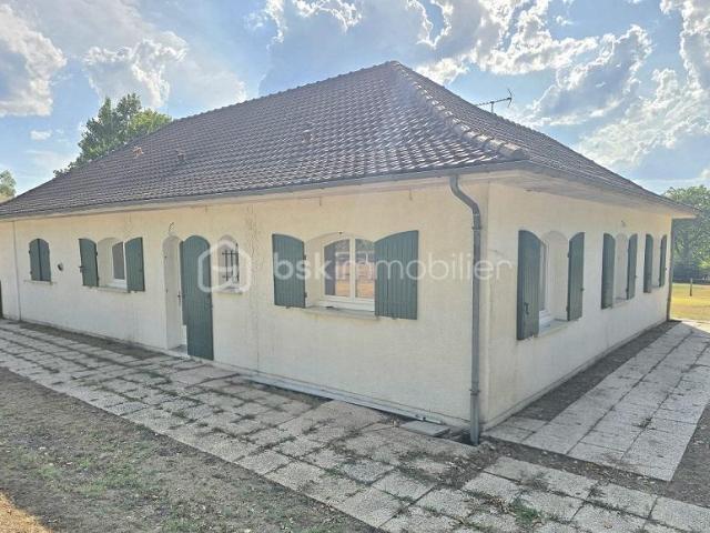 MAISON 3 CHAMBRES POSSIBILITE 4 DE 138 M2 SUR UN TERRAIN DE PLUS DE 9 000 M2 !