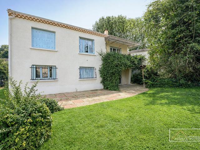 Maison 3 chambres, sur 2 niveaux de 106 m2 habitables sur 1776m2 de terrain