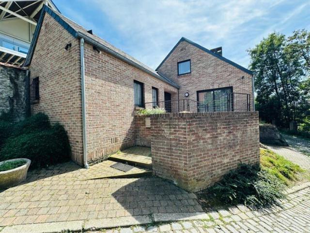 Maison 3 chs, terrasse et 2 garages au coeur de Jodoigne