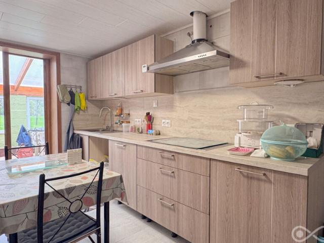 Maison 3 F en partie rénovée environnement calme et vert