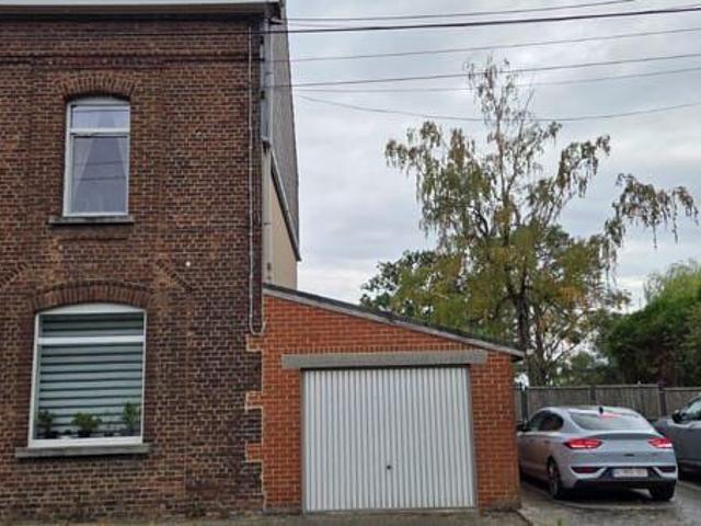 Maison 3 façades à Charleroi 3 chambres 45 caractères