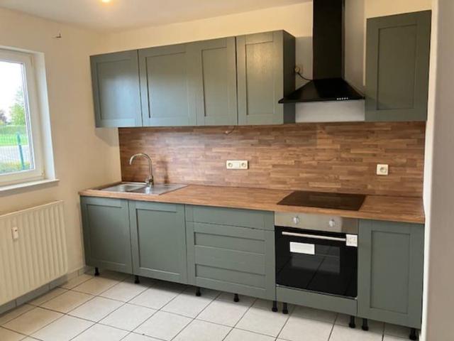 Maison 3 façades à louer à Lincent /Racour 93m²