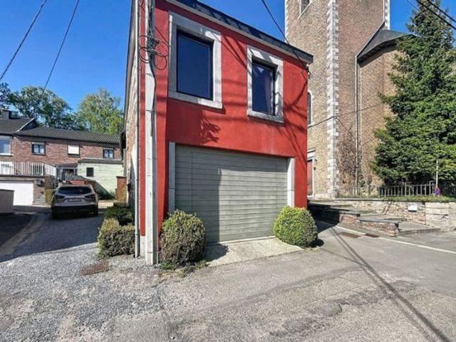 Maison 3 façades rénovée avec garage