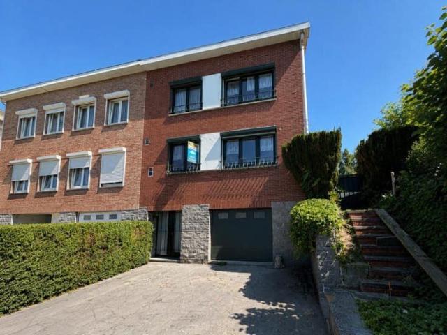 Maison 3 façades sur terrain de 6 ars 58 ca