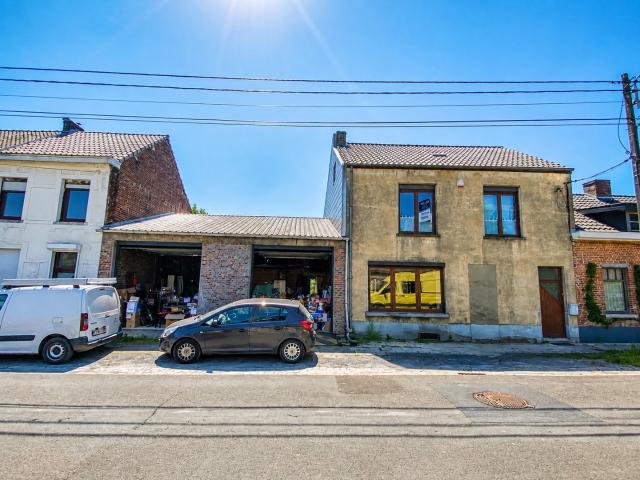 MAISON 3 FAÇADES – 4 CHAMBRES – JARDIN – 2 GARAGES Caves et alarme