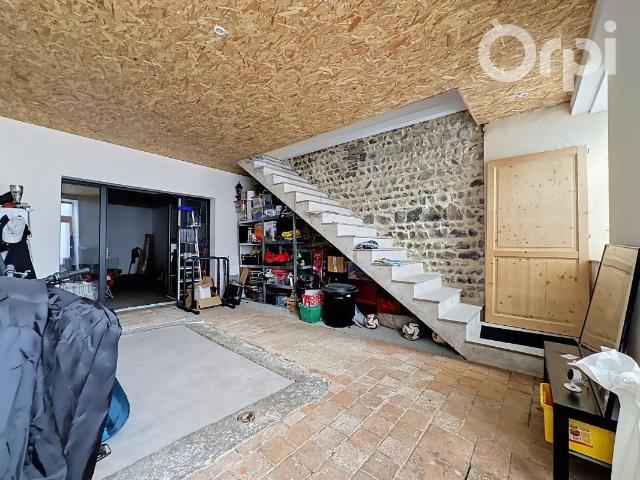 Maison 3 pièces, 104 m² à louer à Mur sur Allier 63111