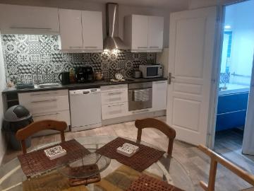 Maison 3 pièces, 107 m² à louer à Grambois 84240