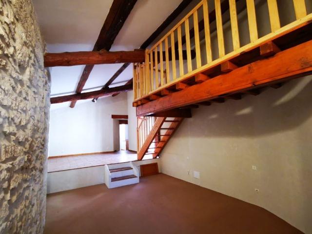 Maison 3 pièces, 109 m² à louer à Les Angles 30133