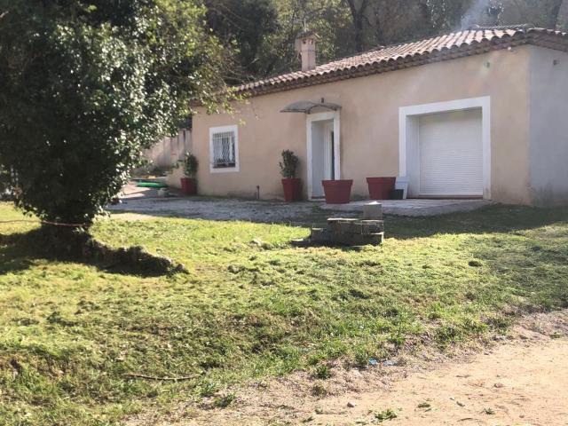 Maison 3 pièces, 100 m² à louer à Mimet 13105