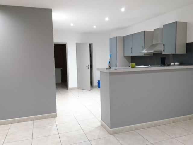 Maison 3 pièces, 100 m² à louer à Vendres 34350