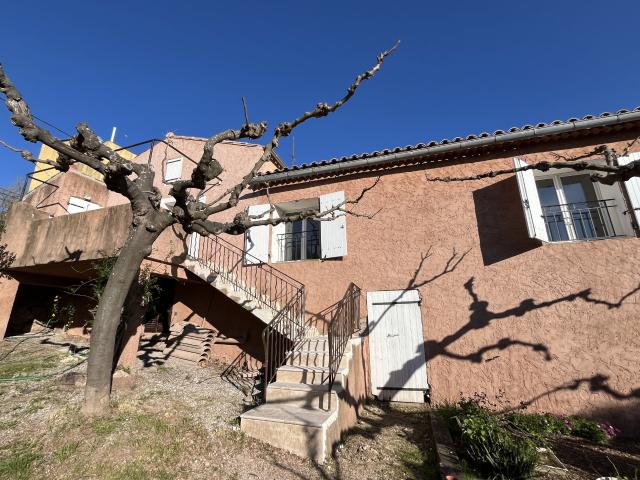 Maison 3 pièces, 102 m² à louer à Puget Ville 83390