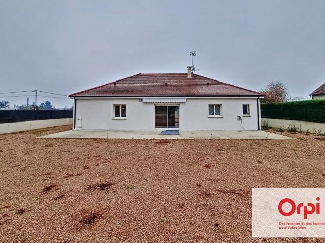 Maison 3 pièces, 113 m² à louer à Domérat 03410