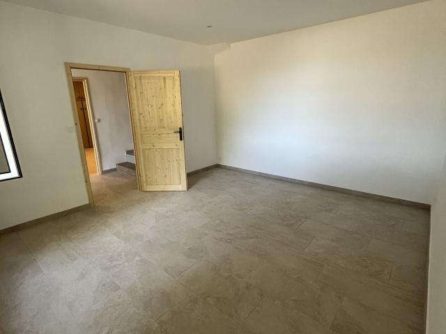 Maison 3 pièces, 120 m² à louer à Aubagne 13400