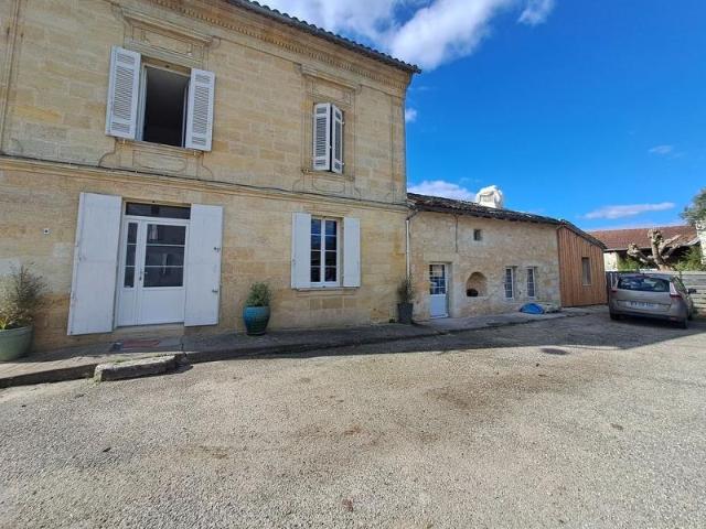 Maison 3 pièces, 120 m² à louer à Vignonet 33330