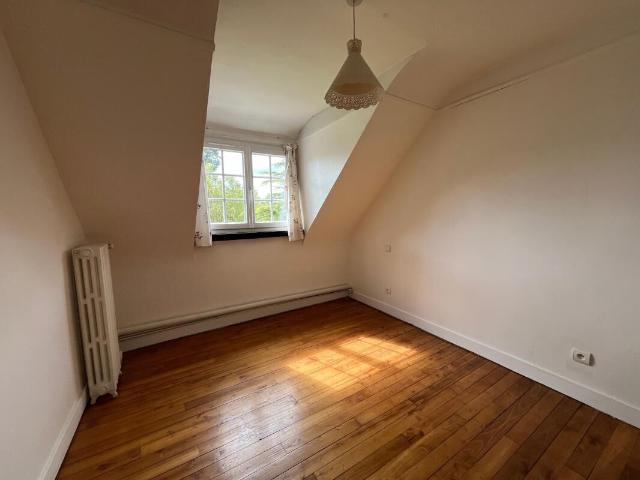 Maison 3 pièces, 136 m² à louer à Bourth 27580