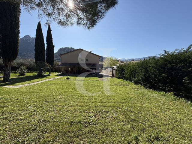 Maison 3 pièces 146 m²