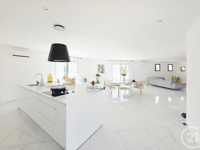 Maison 3 pièces 141 m²