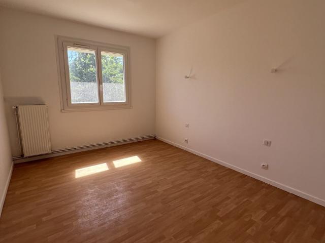 Maison 3 pièces, 152 m² à louer à Saint Juéry 81160