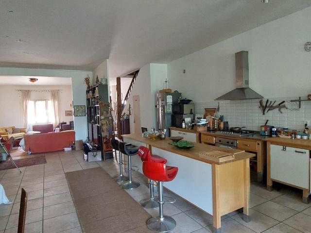 Maison 3 pièces 185 m²