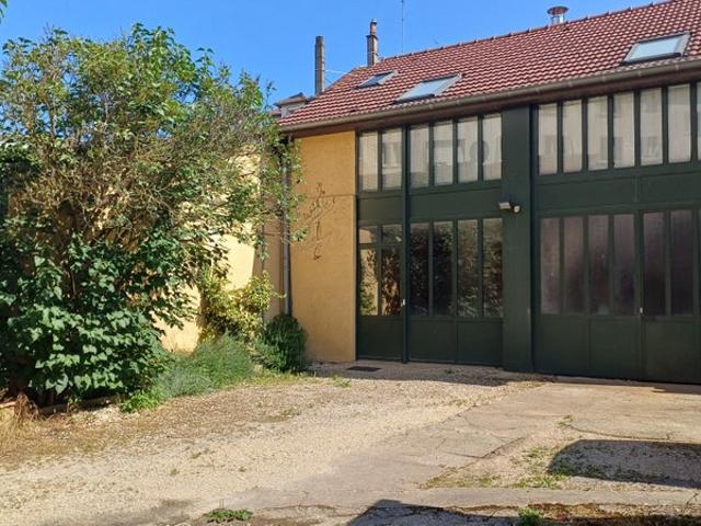 Maison 3 pièces 244 m²