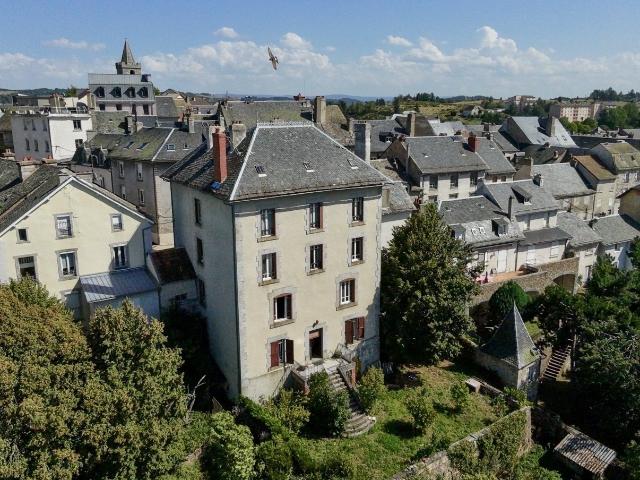 Maison 3 pièces 325 m²